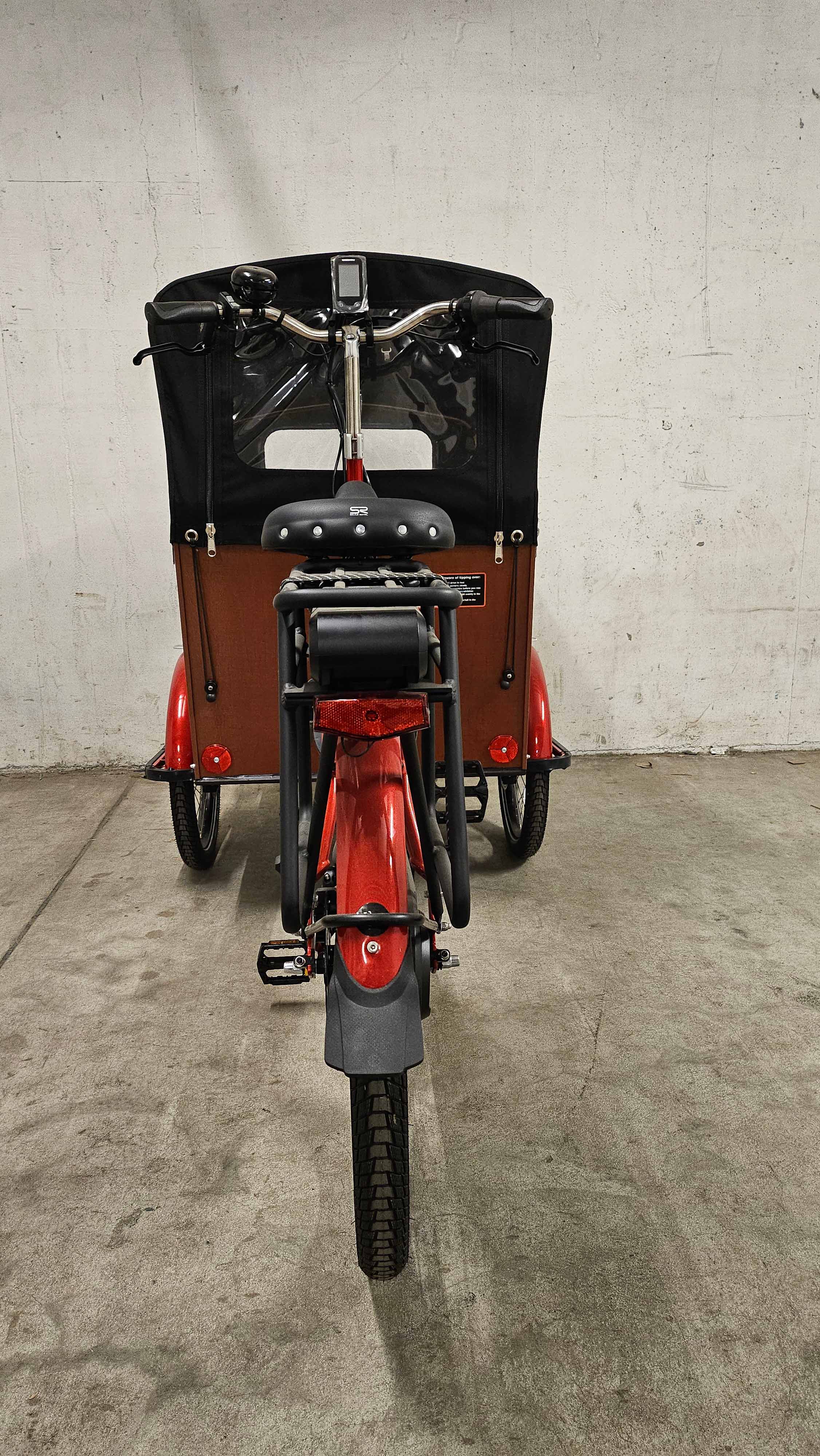 Bakfiets Trike Wide Cruiser Steps rot | 500WH | E-Lastenrad | 2024 | Freilauf