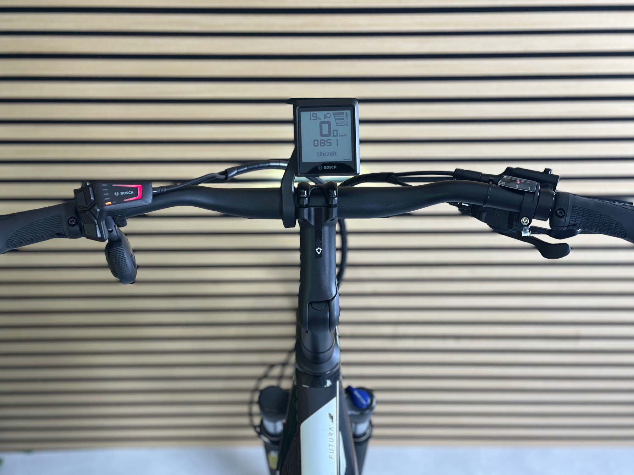 hercules e bike display Hercules Futura I-10 schwarz | 625WH | E-Bike Damen Trekking