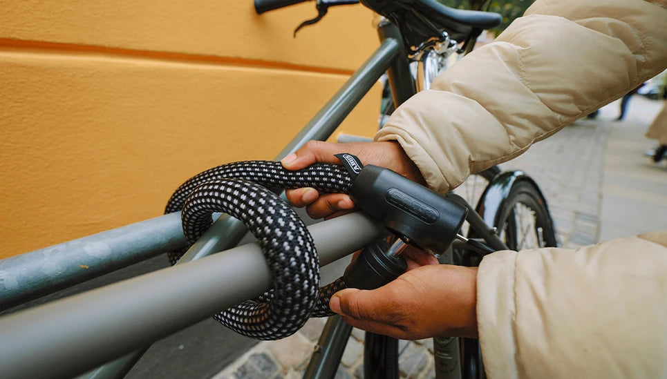 Abus Kettenschloss YARNIT 4004K/110 black