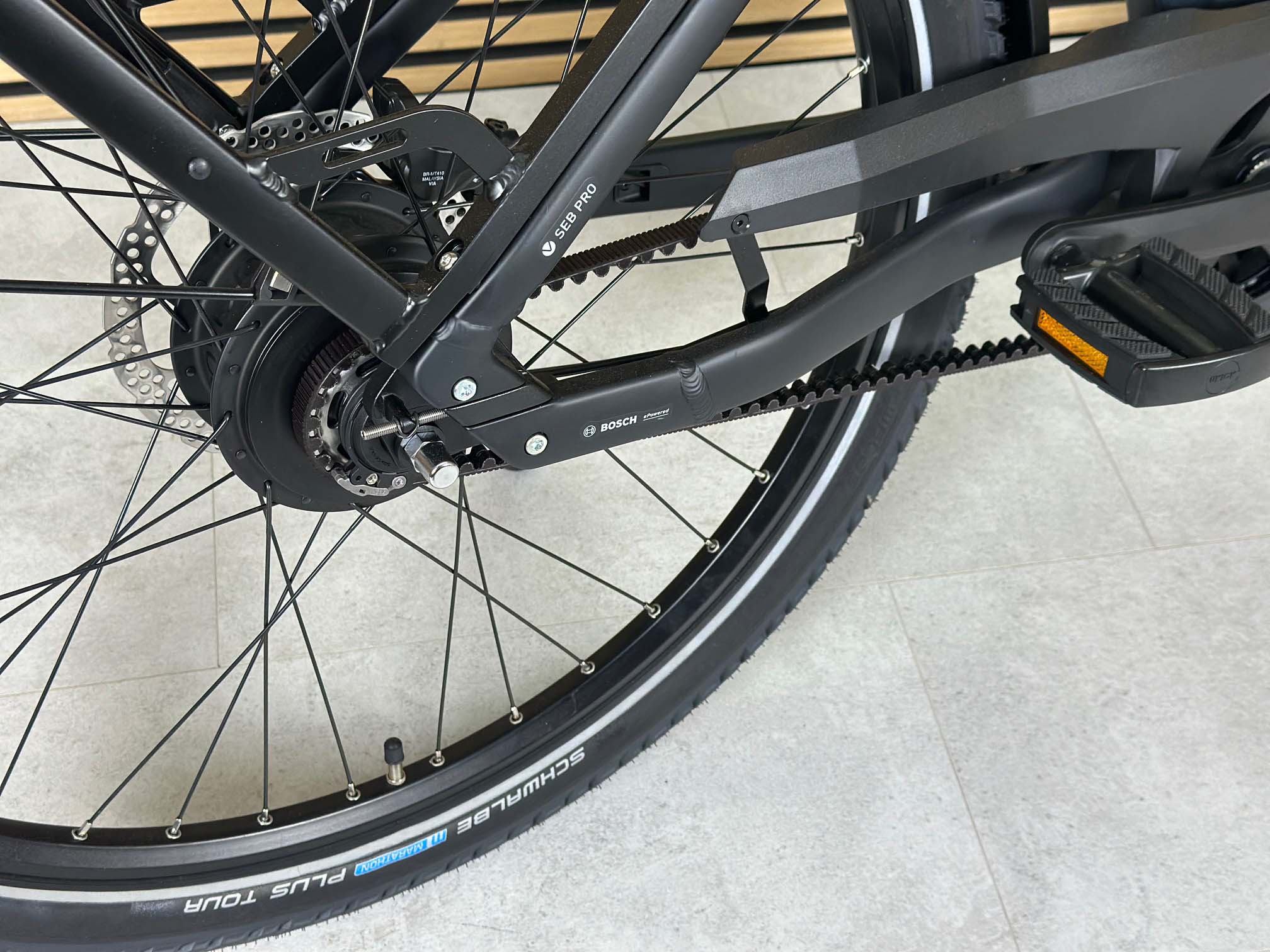 Velo de Ville SEB PRO schwarz | 800WH | E-Bike Damen Trekking | 2025 | Enviolo